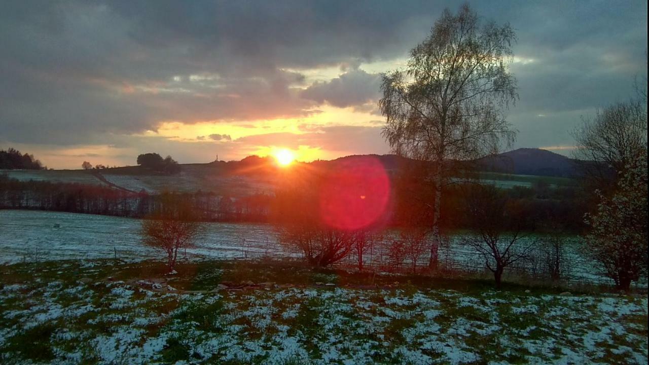 Apartmán Novohradské hory - pronájem na samotě u lesa Benesov nad Cernou Exteriér fotografie